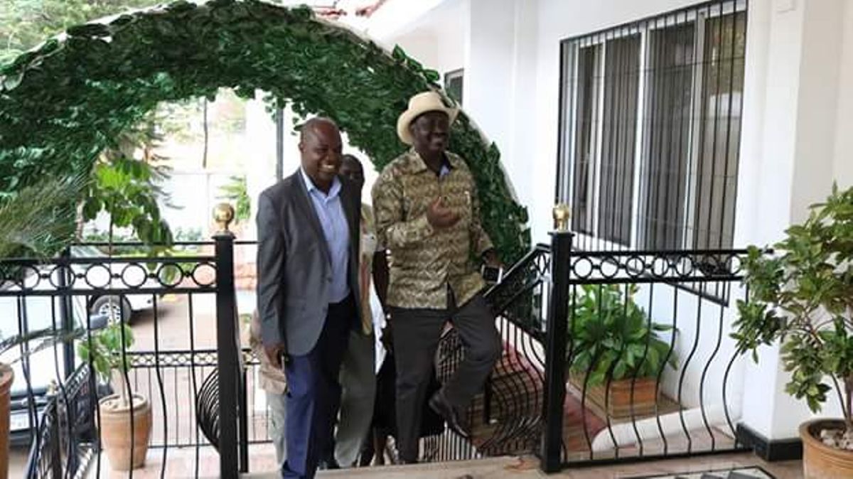 Odinga lands in Kisumu ahead of weekend's grand launch [PHOTOS]