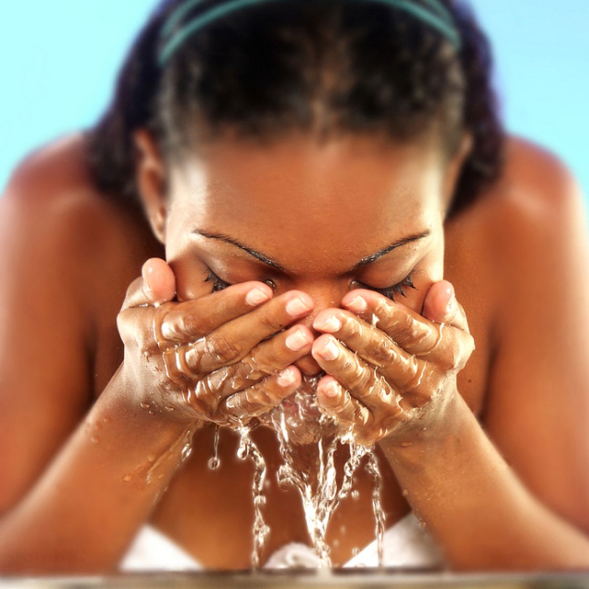 3-reasons-to-stop-washing-your-face-with-hot-water