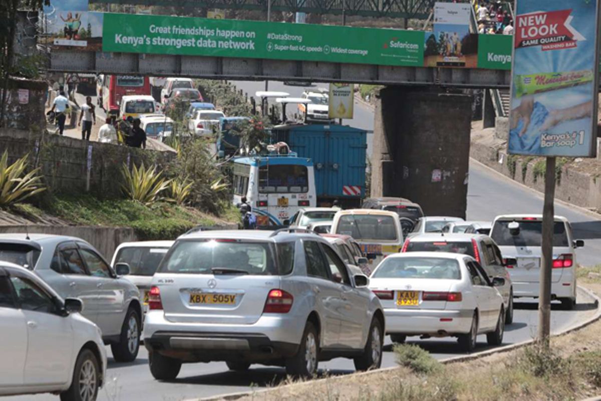 Heavy traffic along Nakuru-Nairobi highway as city dweller travel ...