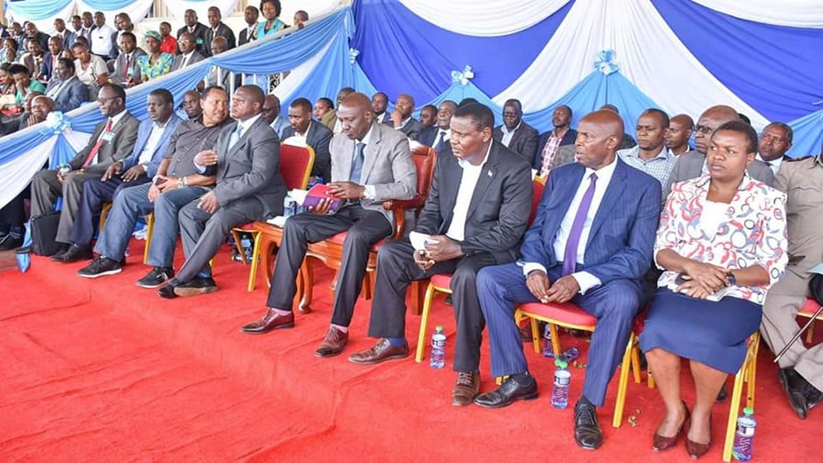 Leaders snub OCS Ragira's burial, flock DP Ruto's harambee