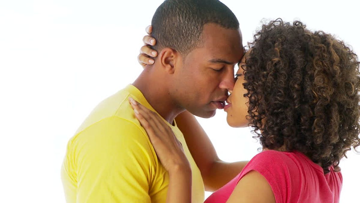 5 kisses every woman should experience